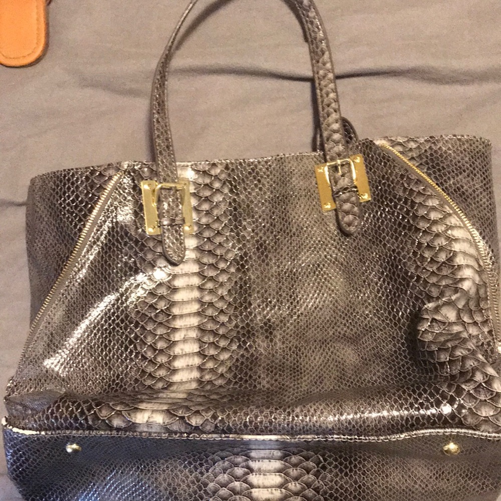 Super cute Steven purse